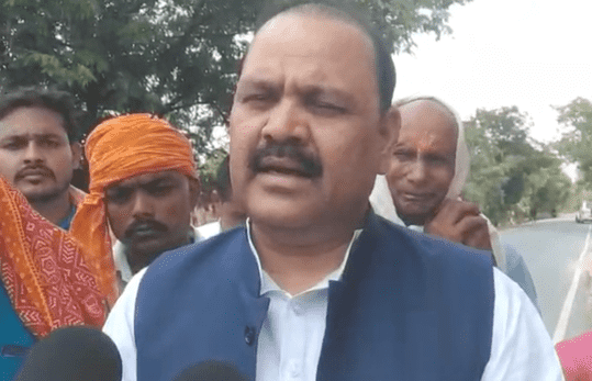 Bihar News: प्रधानमंत्री नरेंद्र मोदी के बिहार दौरे को लेकर कांग्रेस सांसद मनोज कुमार ने कसा तंज, कहा- ‘मोदी जी सिर्फ चुनावी माहौल बनाने के लिए आते है, जो ठीक नहीं है’