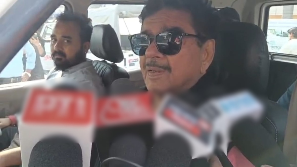 खामोश! पत्रकारों ने Shatrughan Sinha से पूछा ये सवाल, जवाब सुनकर हंस पड़े लोग, राहुल गांधी पर दर्ज FIR को लेकर कही बड़ी बात…