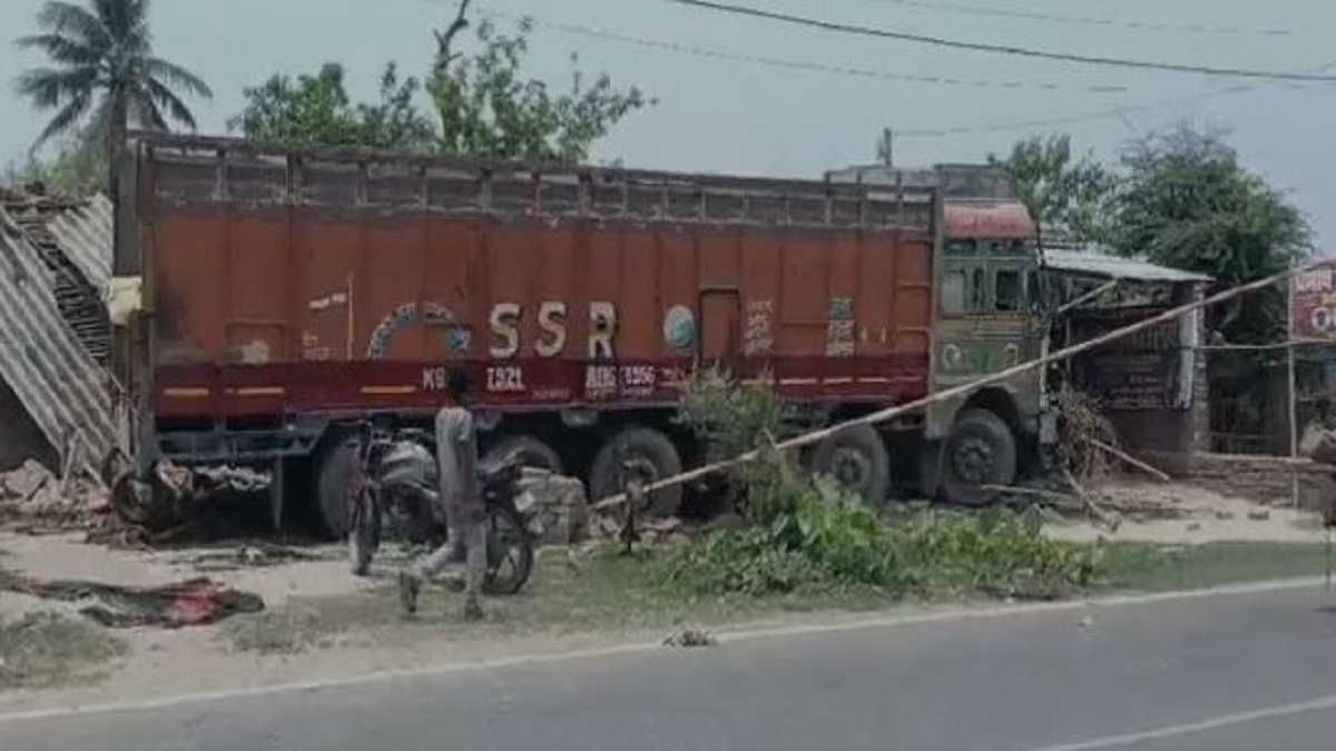 Saharsa Road Accident : सड़क पर यमराज बनकर दौड़ा बेकाबू ट्रक, बुजुर्ग महिला की मौत, एक युवक घायल