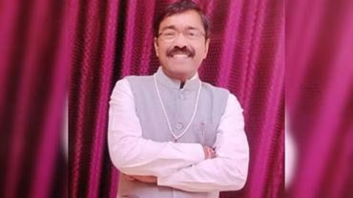 बड़ी खबरः तहसीलदार शत्रुघ्न चौहान के खिलाफ गिरफ्तारी वारंट जारी, जानिए क्या है मामला