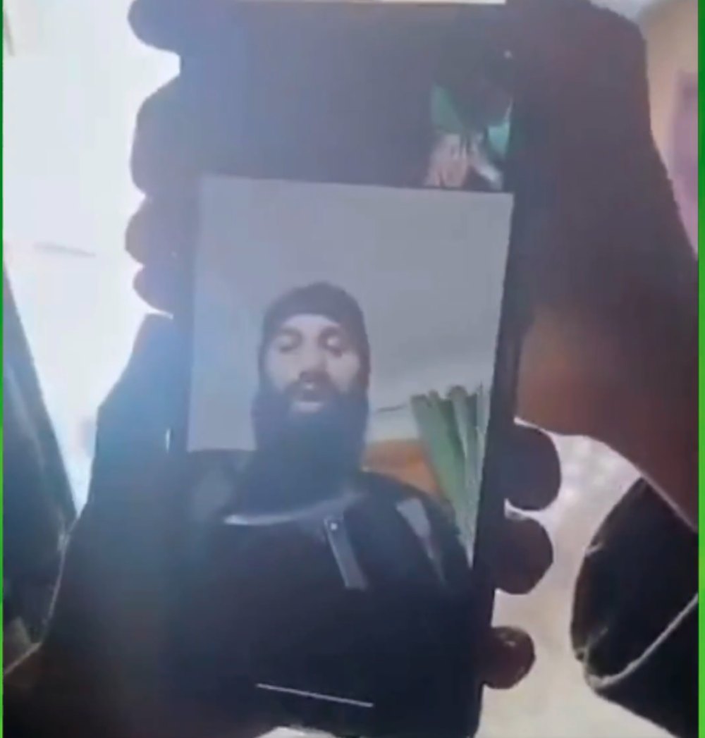 ‘बेटा सरेंडर कर दे…’, आतंकी बेटे को समझाती रही मां, फिर भी सेना पर चलाई गोली, सुरक्षाबलों ने ढेर किया, देखें वीडियो
