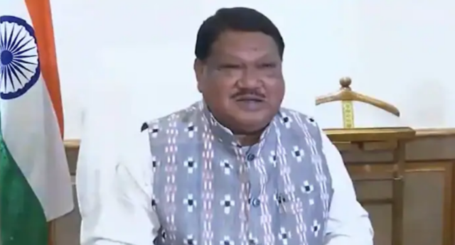 केंद्रीय मंत्री जुएल ओराम ट्रेन से लापता, बाद में 162 किलोमीटर दूर घायल अवस्था में मिले