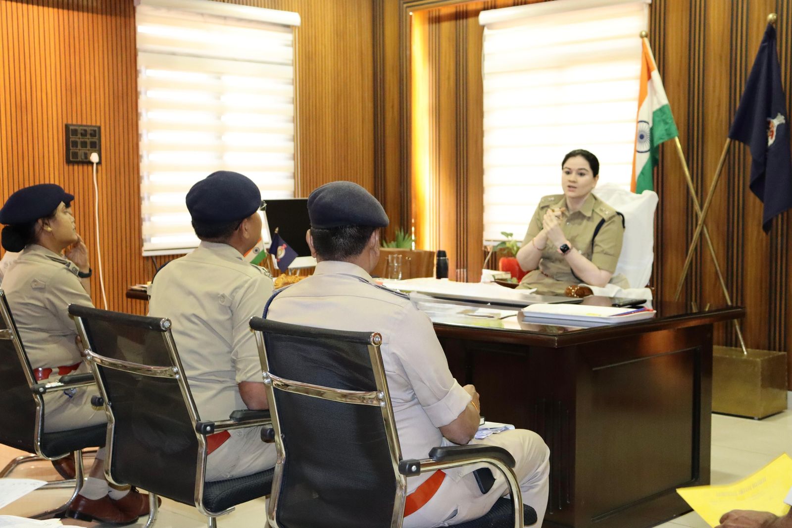 SP अंकिता शर्मा ने सुशासन त्यौहार में मिले शिकायतों को लेकर TI-अधिकारियों की ली बैठक, तत्काल निवारण के दिए आदेश