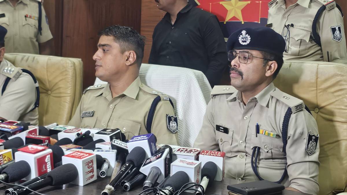 क्या तगड़ी सेटिंग है ? डीसीपी ने दो अफसरों को हटाने पुलिस कमिश्नर को लिख चुके पत्र, नहीं हुई कोई कार्रवाई