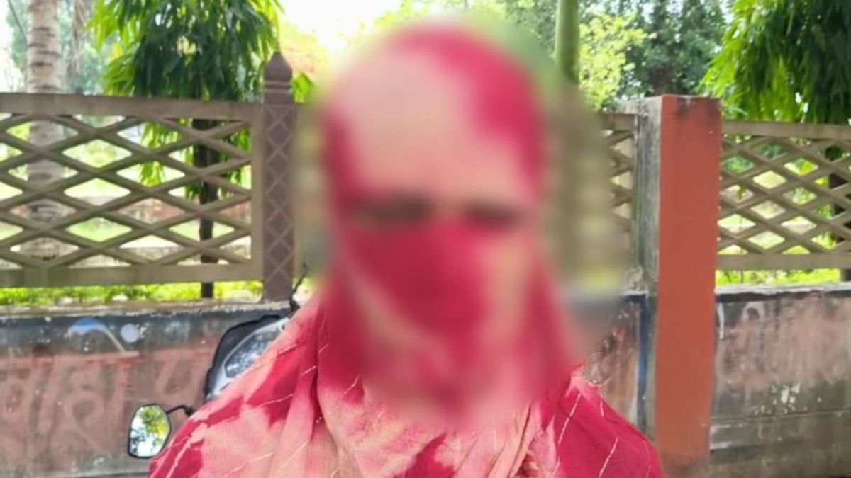 छत पर सो रही नाबालिग से रेपः नेता ने बदनामी का डर दिखाकर थाने में करा दिया समझौता, जिला मुख्यालय में शिकायत के बाद दर्ज हुई FIR, आरोपी फरार
