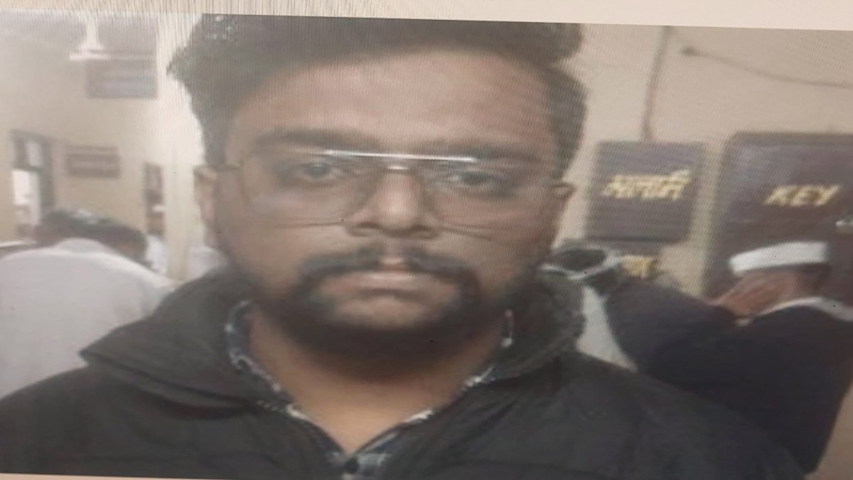 बड़ी खबरः बहुचर्चित चिराग शिवहरे हत्याकांड के आरोपी शिवम ने जेल में फांसी लगाकर आत्महत्या कर ली, प्रहरी निलंबित