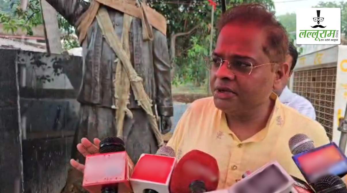 अजीत जोगी प्रतिमा विवाद: प्रशासन और अमित जोगी के बीच बनी सहमति, धरना प्रदर्शन किया समाप्त
