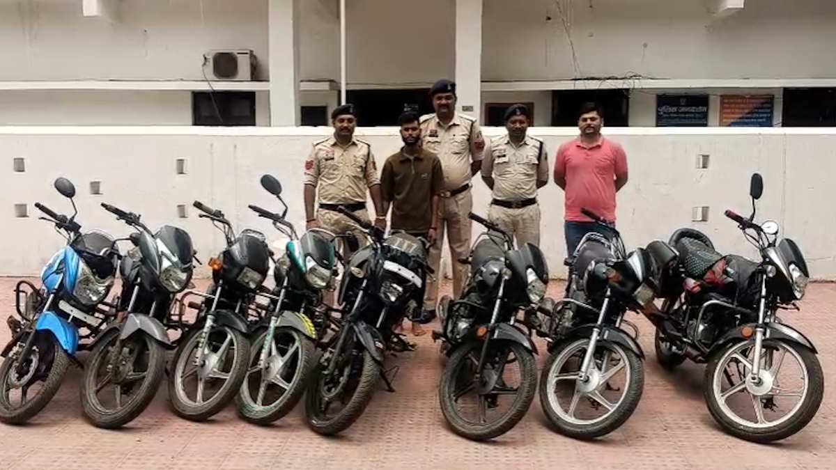 दोपहिया वाहन चोरी करने वाला अंतर्राज्यीय गिरोह चढ़ा पुलिस के हत्थे, 10 चोरी के दोपहिया वाहन किए जब्त…