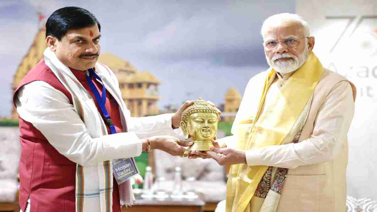दिल्ली में PM मोदी से मिले CM डॉ. मोहन, बुद्ध की प्रतिमा की भेंट, कहा- मुलाकात मेरे लिए असीम ऊर्जा का स्त्रोत