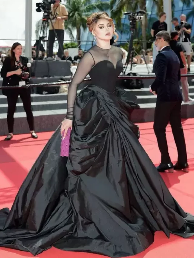 Cannes 2025: Urvashi Rautela का सैकेंड लुक, ऑल ब्लैक आउटफिट में आई नजर