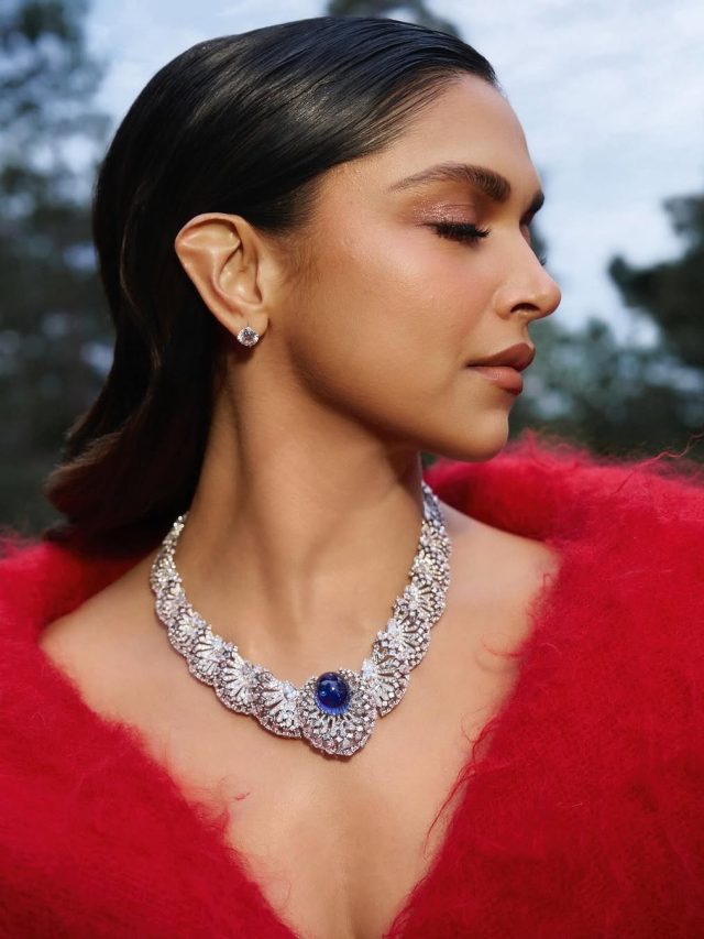 Deepika Glamorous ने ग्लैमरस लुक में ढाया कहर, डायमंड नेकलेस में अटकी सबकी नजर