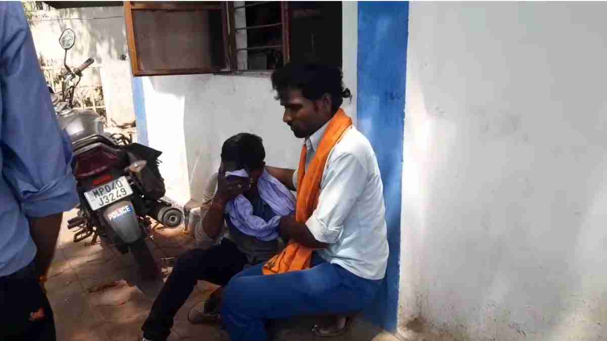 सड़क हादसे में 3 की मौत: MP में ट्रक की टक्कर से पति-पत्नी की मौत, बेटी ने इलाज के दौरान तोड़ा दम