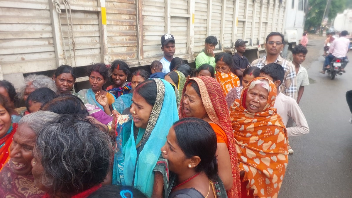 ​​Patna News : घर से गायब व्यक्ति का सड़क किनारे में मिला शव, इलाके में फैली सनसनी…