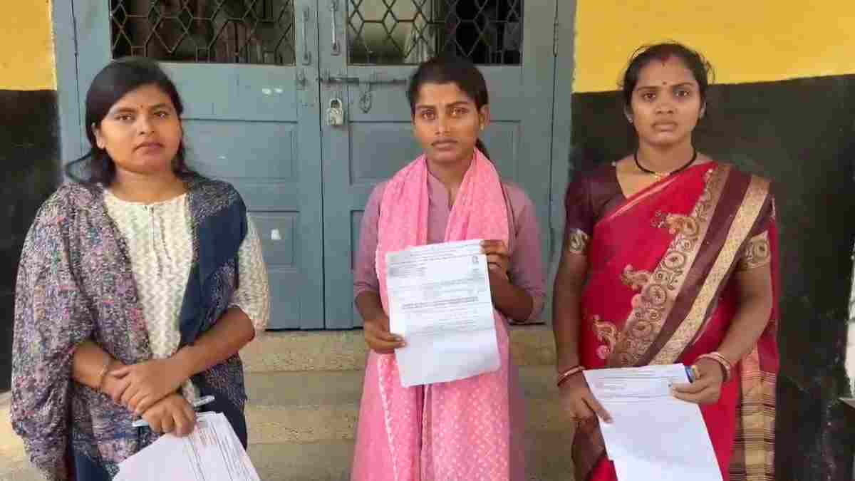साल बर्बाद होने पर फूट-फूट कर रोई छात्राएं : 4 मिनट लेट से पहुंचने पर परीक्षा केंद्र में नहीं मिला प्रवेश, प्री-बीएड की परीक्षा से हुईं वंचित