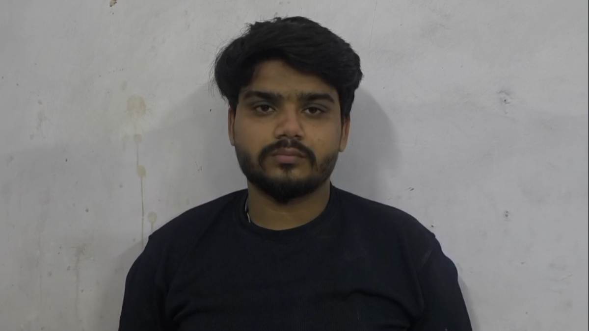 दूसरे के नाम पर सिम एक्टिव कर बेच रहा था युवक, आरोपी को पकड़ने सादे कपड़ों में पहुंची पुलिस, फिर हुआ कुछ ऐसा कि…
