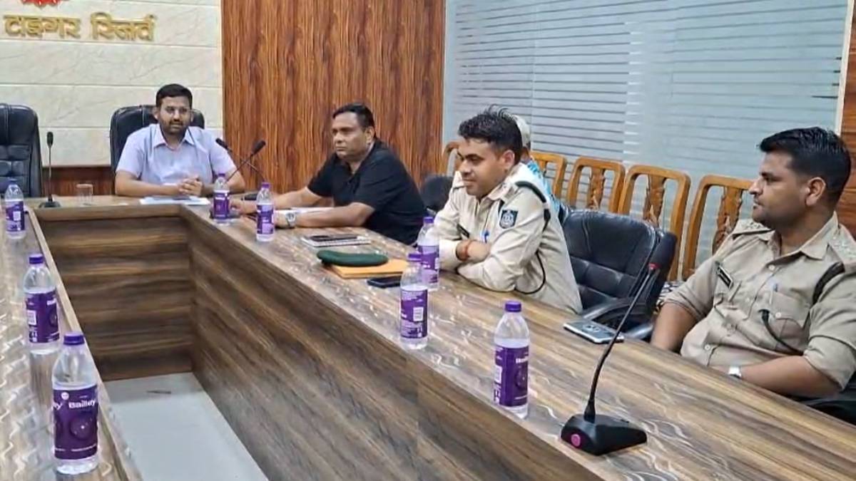 पन्ना टाइगर रिजर्व में वन्य जीवों की मौत का मामलाः डिप्टी डायरेक्टर ने प्रेस कॉन्फ्रेंस में पोचिंग की घटना से किया इंकार, बीमारी को बताई वजह, शोध संस्थान भेजे सैंपल