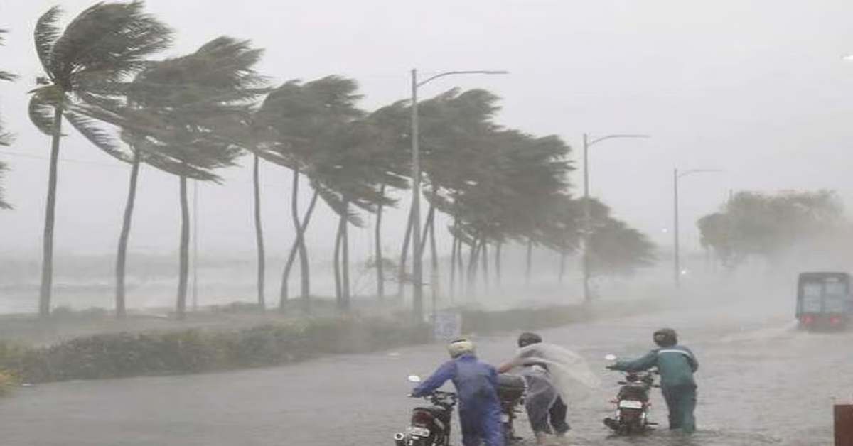 UP में ‘तबाही’ का अलर्टः कुदरत बरपाएगा कहर, 60 जिलोंं में होगी बारिश, 40 से 60 किलोमीटर की रफ्तार से चलेगी आंधी