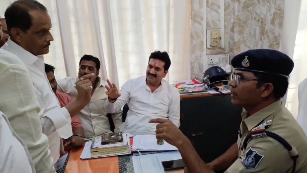 सनातनी विधायक के सामने कांग्रेस पार्षद और TI में थाने में तनातनी: मुस्लिम खून वाले बयान से गरमाया मामला