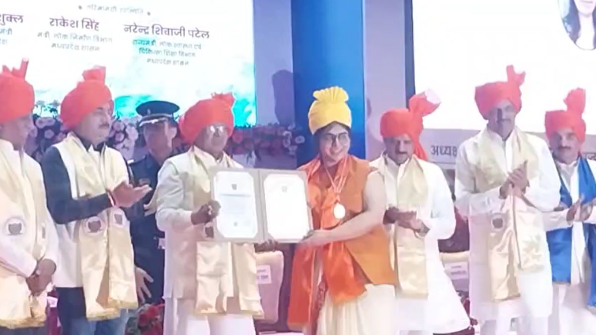 मेडिकल यूनिवर्सिटी में दीक्षांत समारोह: राज्यपाल ने 76 छात्रों को स्वर्ण पदक प्रदान किए, आयुर्विज्ञान यूनिवर्सिटी अब सुश्रुत विश्वविद्यालय के नाम से जाना जाएगा