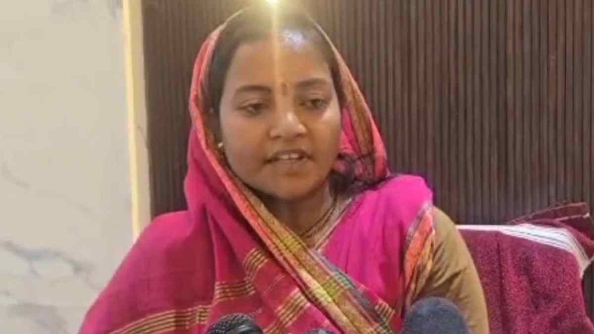 मंत्री लक्ष्मी राजवाड़े की अफसरों को चेतावनी, कहा – सरकार की योजनाएं जनता तक नहीं पहुंची तो जिम्मेदार अधिकारी अपना बोरिया बिस्तर बांध लें…
