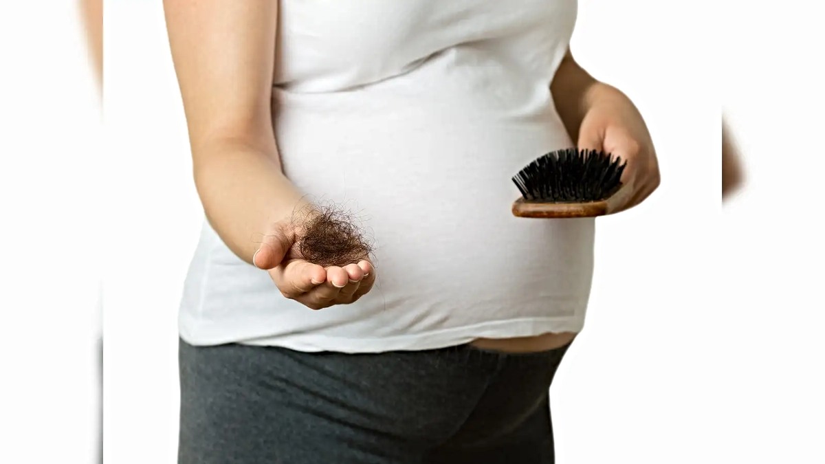 Hair Fall After Pregnancy: प्रेग्नेंसी के बाद झड़ रहे हैं बहुत ज़्यादा बाल? घबराएं नहीं, इन तरीकों से कम करें हेयर फॉल…