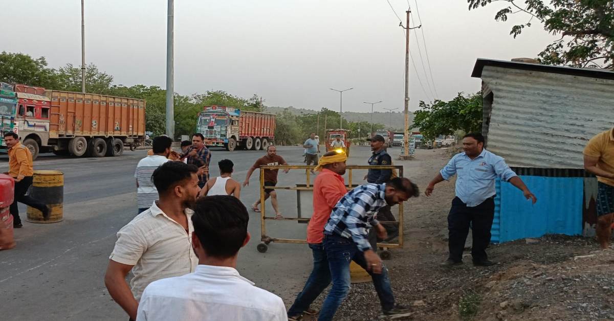 टोल प्लाजा नहीं गुंडागर्दी का अड्डा! विवाद होने पर कर्मियों ने जवान को पीटा, सिर पर आई गंभीर चोट