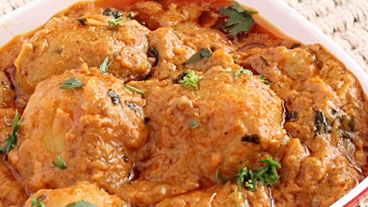 Punjabi Dum Aloo Recipe: घर पर आसानी से बनाएं पंजाबी स्टाइल दम आलू, हर किसी को पसंद आएगा इसका लाजवाब स्वाद…
