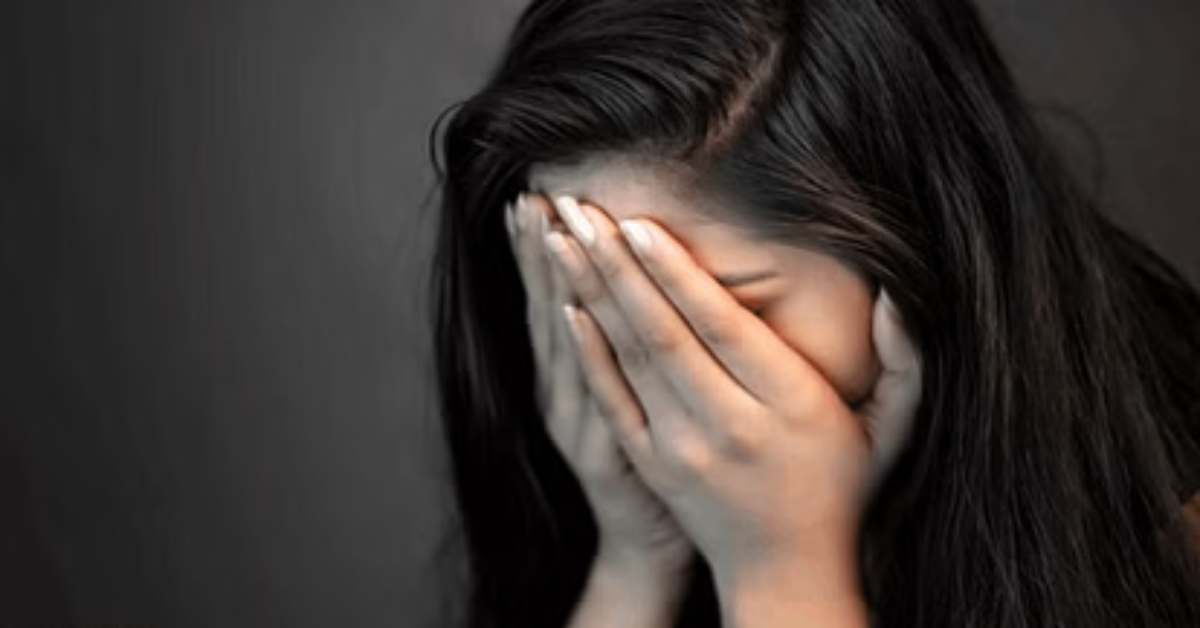 गुरू जी की गंदी करतूत! बंद कमरे में असिस्टेंट प्रोफेसर ने कर दिया कांड, 12 छात्राओं ने जो बताया जानकर उड़ जाएंगे होश