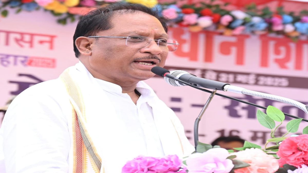 कमिश्नरों-कलेक्टरों को CM साय का दो टूक निर्देश: जिले और ब्लॉक का करें दौरा, रात बितायें, कोर्ट नियमित करें, राजस्व अधिकारियों का कैलेंडर हो