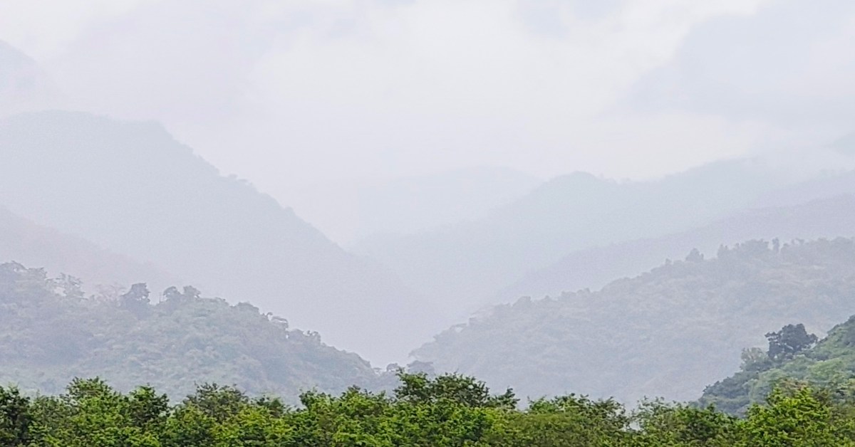Uttarakhand Weather : पर्वतीय क्षेत्रों में छा सकते हैं बादल, बिजली चमकने और अंधड़ चलने की संभावना