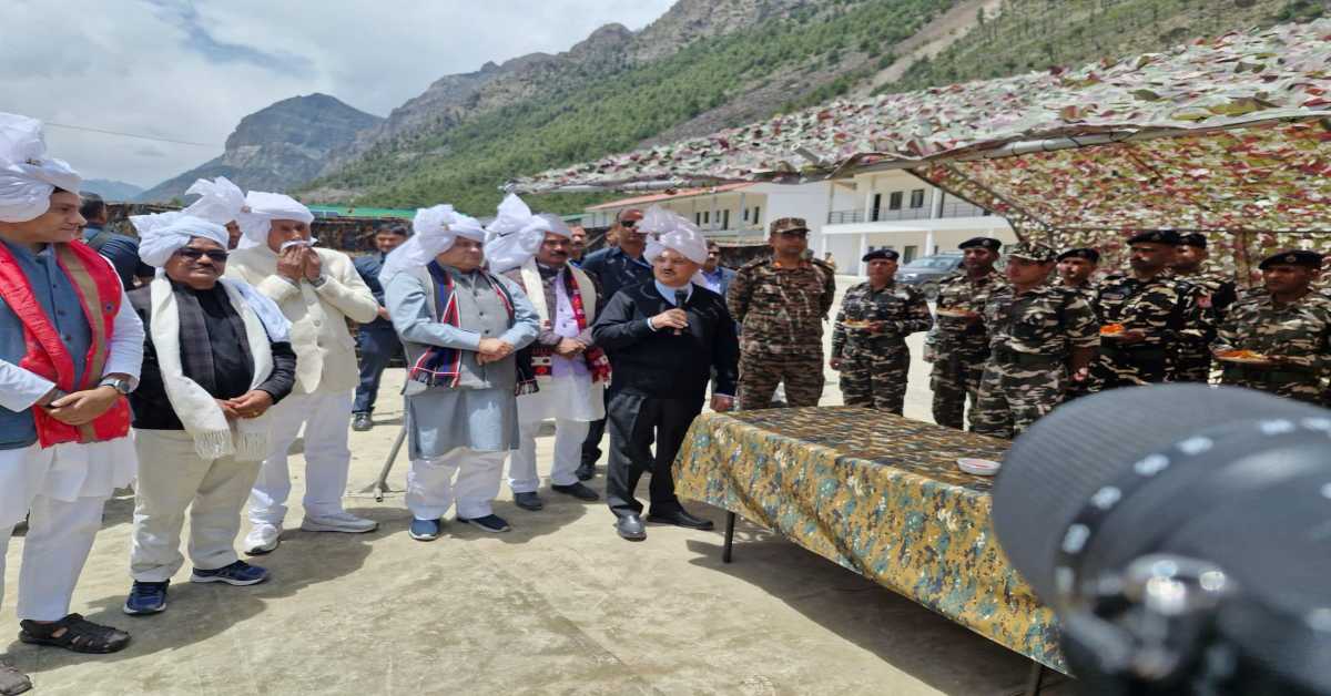 कैलाश ओम पर्वत पहुंचे केन्द्रीय मंत्री जेपी नड्डा, सेना, आईटीबीपी और एसएसबी के जवानों से मिलकर कही ये बात…