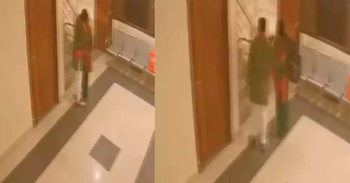 ऐसे सहारा कौन देता है नेता जी? पहले MP और अब UP में युवती के साथ अश्लीलता करते दिखा BJP नेता, VIDEO वायरल