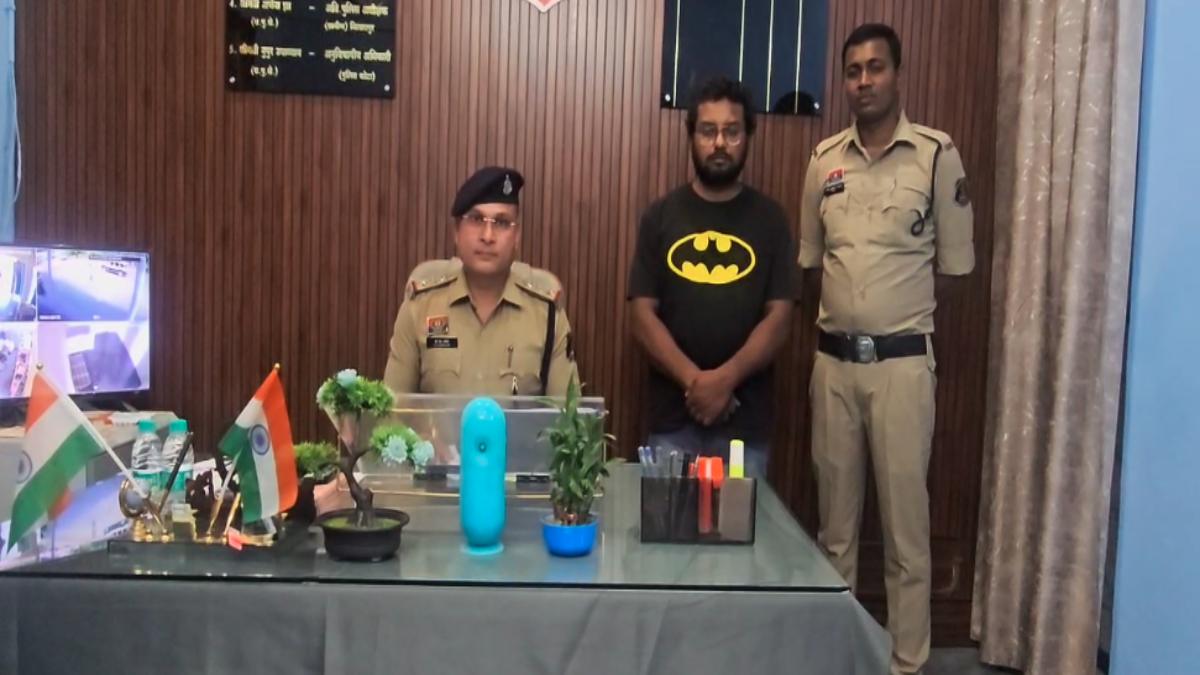 CG News : स्कूल फीस के नाम पर अभिभावकों से लाखों रुपये की ठगी, फरार आरोपी लेखापाल गिरफ्तार