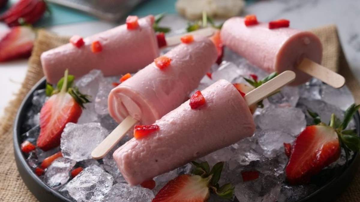 Today’s Recipe: गर्मी के मौसम में Delicious Strawberry Kulfi से पाएं ठंडक, जानें इसे बनाने का आसान तरीका…