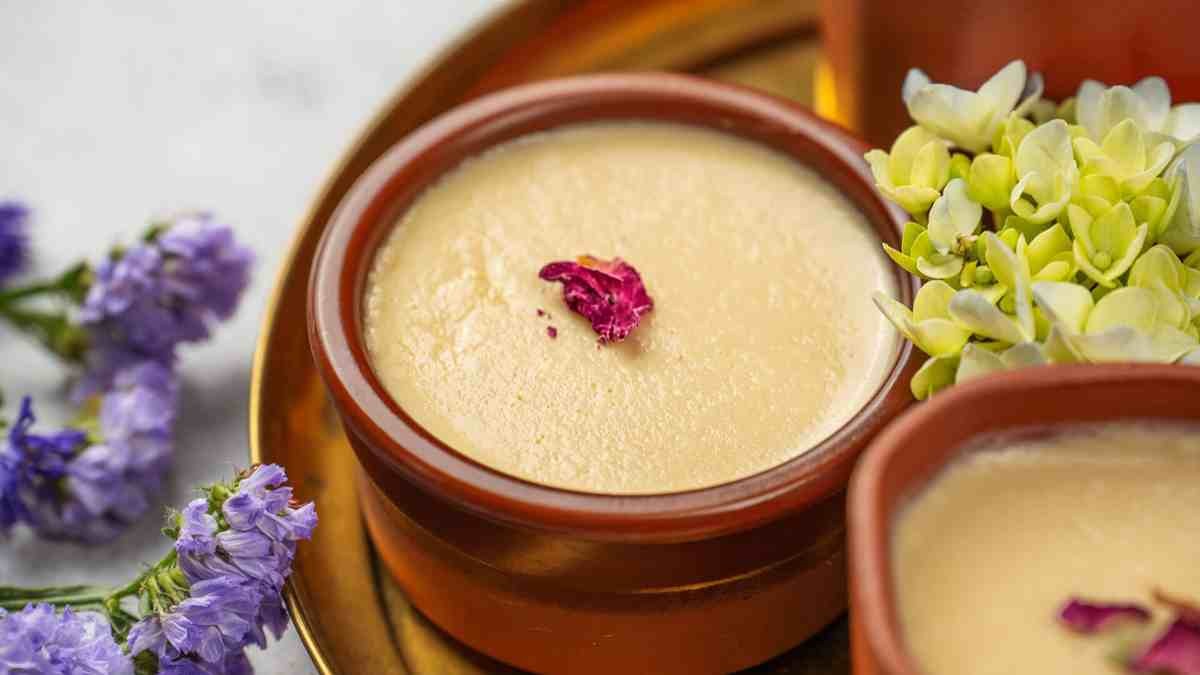 Misthi Dahi Racipe: गर्मी में जरूर बनाएं बंगाल की फेमस मिष्टी दोई, यहाँ जानिए इसकी आसान रेसिपी…