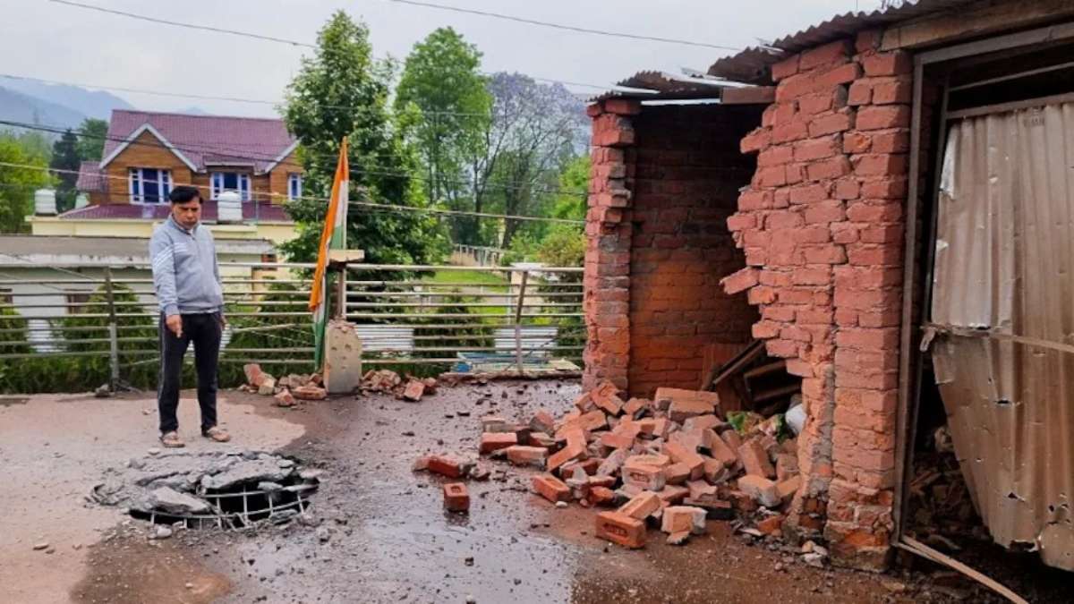 Ceasefire Violation On LOC: LOC पर पाकिस्तान ने फिर की गोलीबारी, भारतीय सेना का एक जवान शहीद, 15 लोगों की मौत