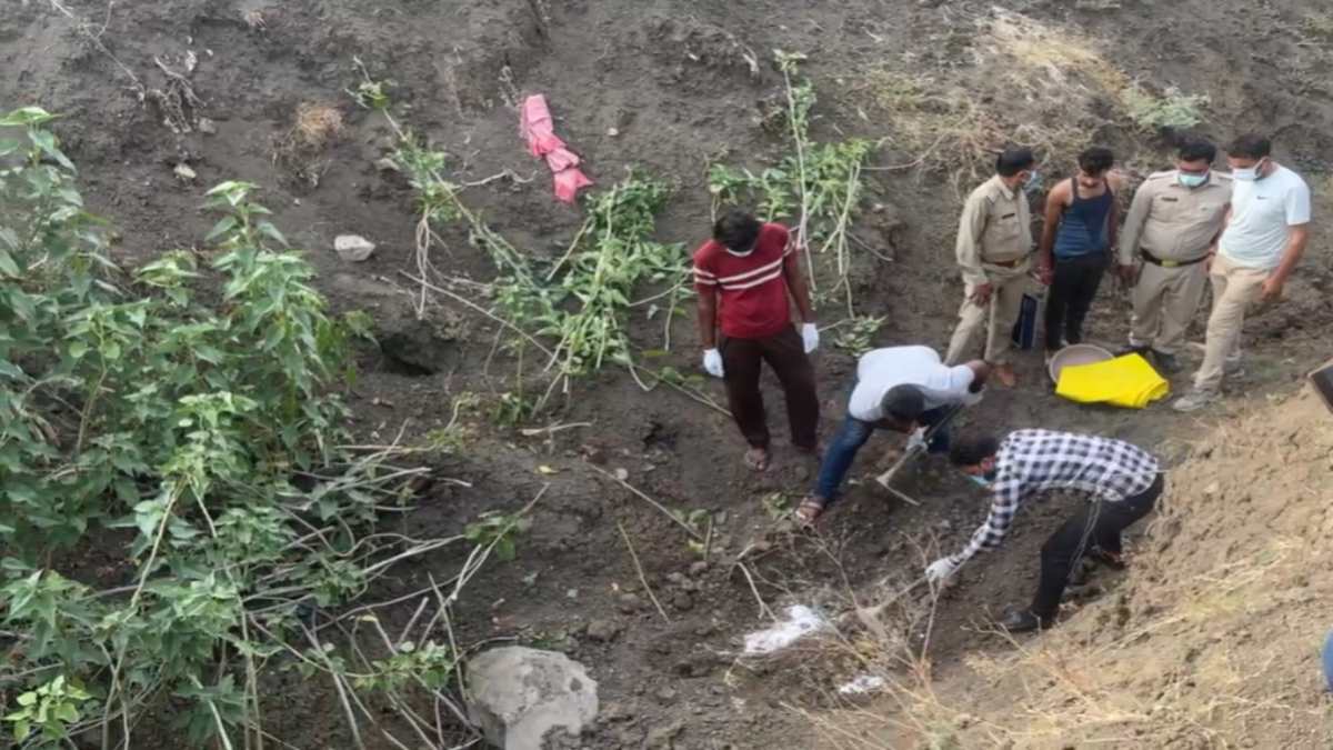 दृश्यम फिल्म की तर्ज पर हत्या की वारदातः मर्डर के बाद दोस्तों को 40 हजार देकर शव जमीन में दफना दिया, ऐसे खुला राज