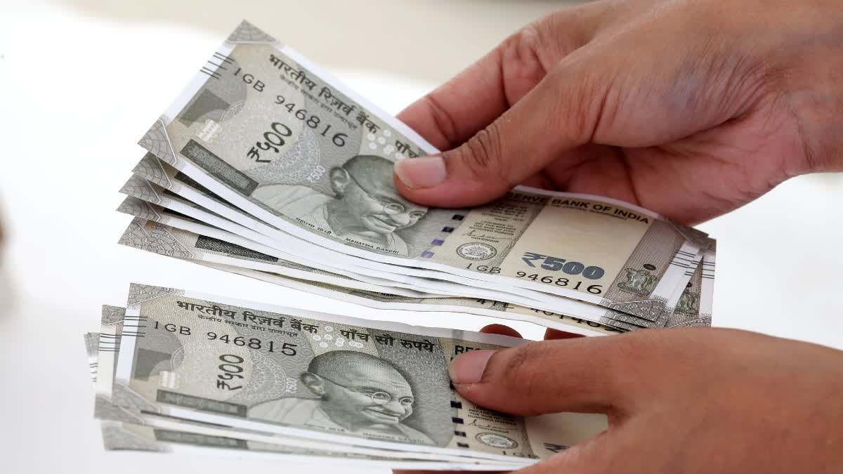 साहब का वेतन से गुजारा नहीं होता! 40 हजार की रिश्वत लेते पकड़ाया पटवारी, किसान की शिकायत पर लोकायुक्त ने की कार्रवाई