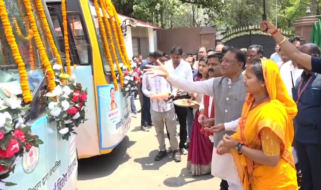 दृष्टि एवं श्रवण बाधित बच्चों के लिए शिक्षा का सफर अब होगा आसान, CM साय ने डे-स्कॉलर विशेष बच्चों के लिए निःशुल्क बस सेवा का किया शुभारंभ…