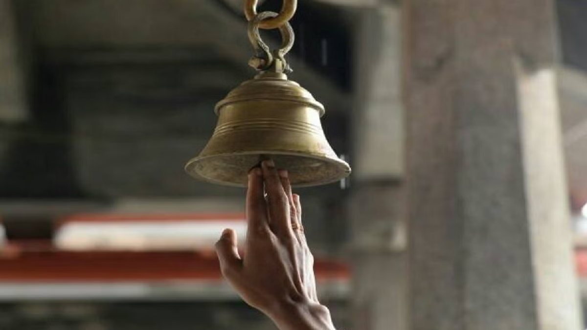 भारत में नहीं तो क्या पकिस्तान में बजेगी मंदिर की घंटियां! कॉलोनी वासियों ने किया सुंदरकांड पाठ, ये है पूरा मामला