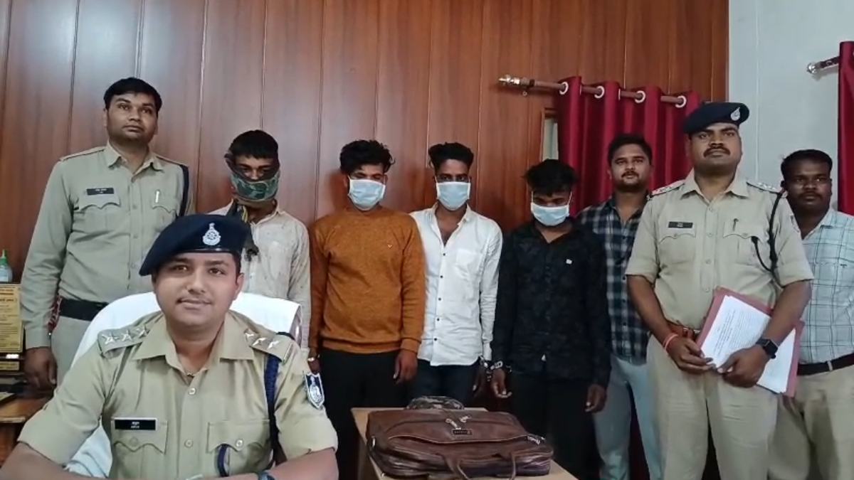 हत्या की कोशिश करने वाले 4 आरोपी गिरफ्तार, देशी कट्टा और चारपहिया वाहन जब्त