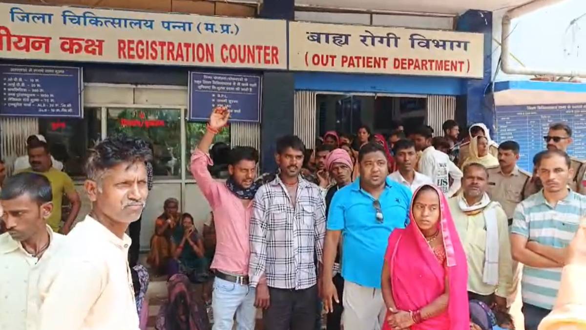 जिला अस्पताल में जच्चा-बच्चा की मौतः परिजनों ने किया जमकर हंगामा, प्रबंधन पर लगाया लापरवाही का आरोप
