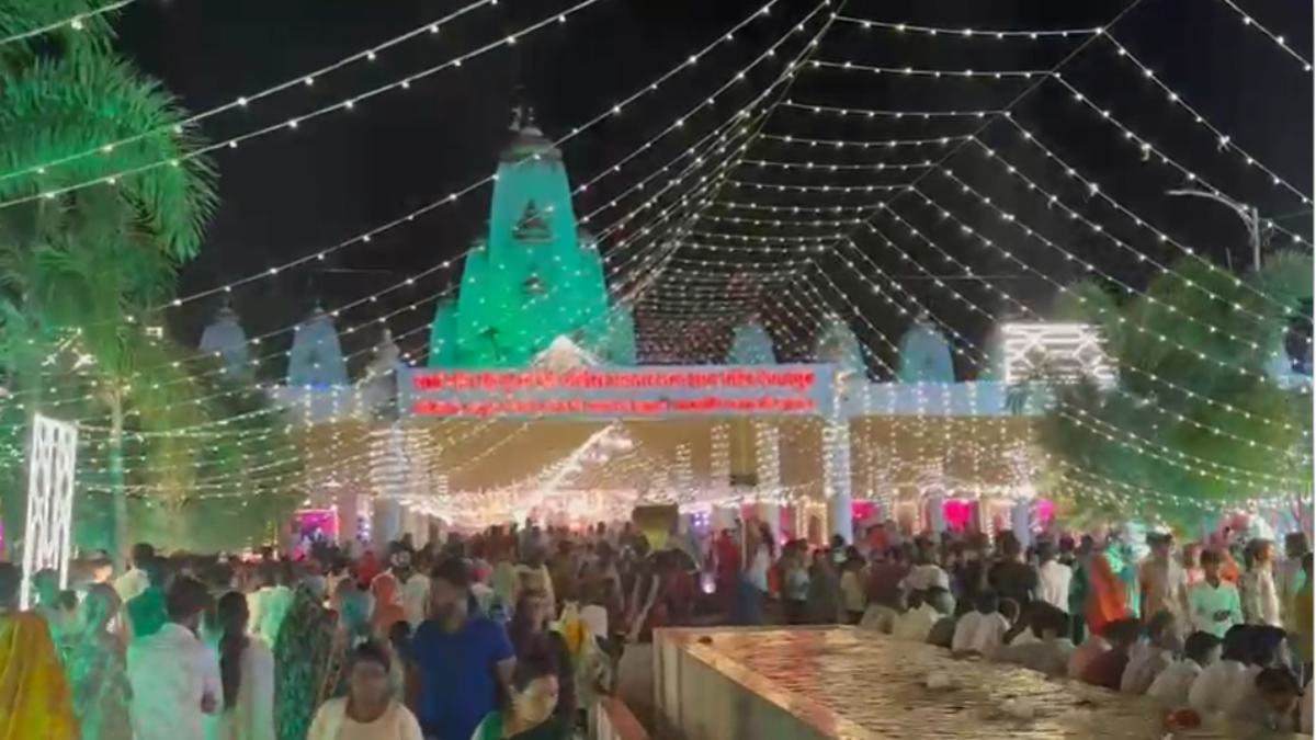 ‘सांवरे तू है थानेदार’ और ‘तेरी रे चौखट पर मुझको…: श्री 24 अवतार मंदिर स्थापना महोत्सव में उमड़े लाखों श्रद्धालु, भक्तों के साथ भजन में झूमे बीजेपी विधायक