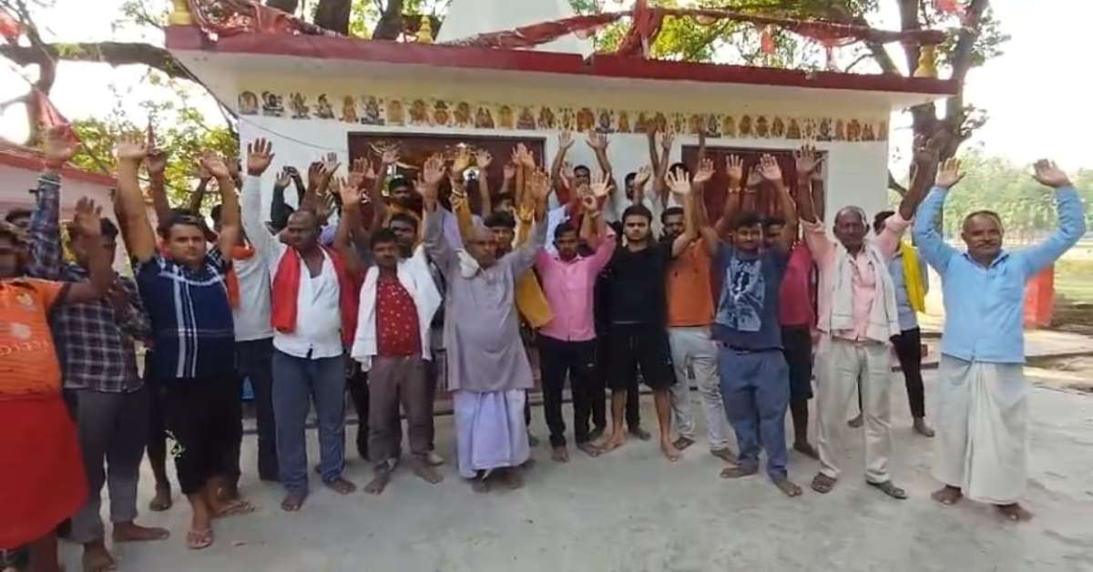 भगवान भी खतरे में! देवी-देवताओं की मूर्तियों को अराजक तत्वों ने तोड़ा, लोगों का फूटा गुस्सा, पुजारी ने दी ये चेतावनी…