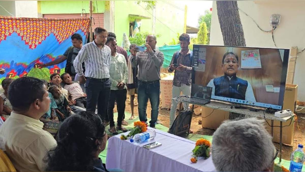 CM साय ने पामेड़ में ग्रामीण बैंक की शाखा का किया वर्चुअल शुभारंभ, कहा- माओवाद से मुक्ति की जमीन पर  रखी जा रही है विकास की मजबूत नींव