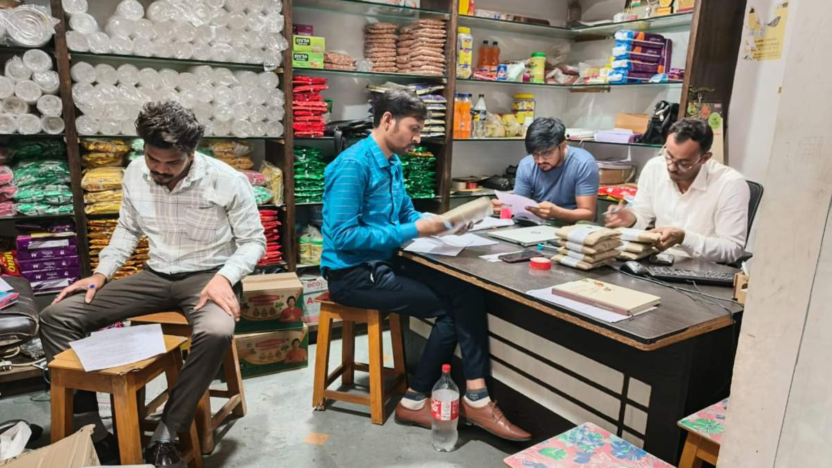 अवमानक और भ्रामक लेबल वाले उत्पादों पर खाद्य सुरक्षा विभाग करेगी कार्रवाई, स्वास्थ्य मंत्री बोले- नागरिकों को सुरक्षित और गुणवत्तायुक्त खाद्य सामग्री उपलब्ध कराने के लिए शासन प्रतिबद्ध