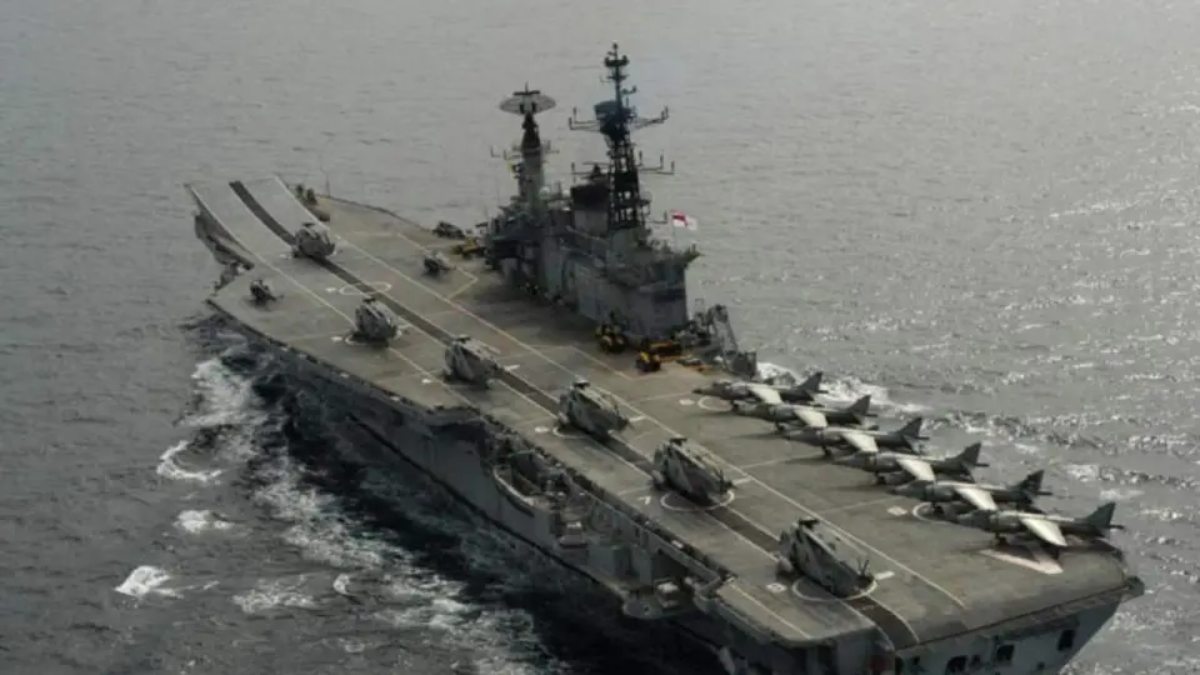 India-Pakistan War: जमीन और आसमान के बाद अब पानी से हमला, INS विक्रांत ने पाकिस्तान में मचाई तबाही, कराची पोर्ट तबाह