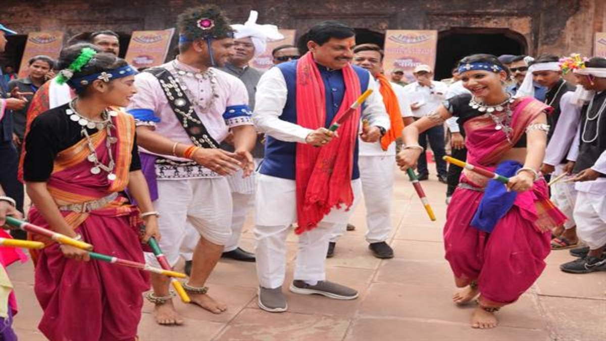 किसानों को 5 रुपये में बिजली कनेक्शन और सोलर पंप: आदि उत्सव में शामिल हुए CM डॉ मोहन, कहा- जनजातीय समुदाय के गौंड राजाओं के बने स्मारकों का होगा विकास