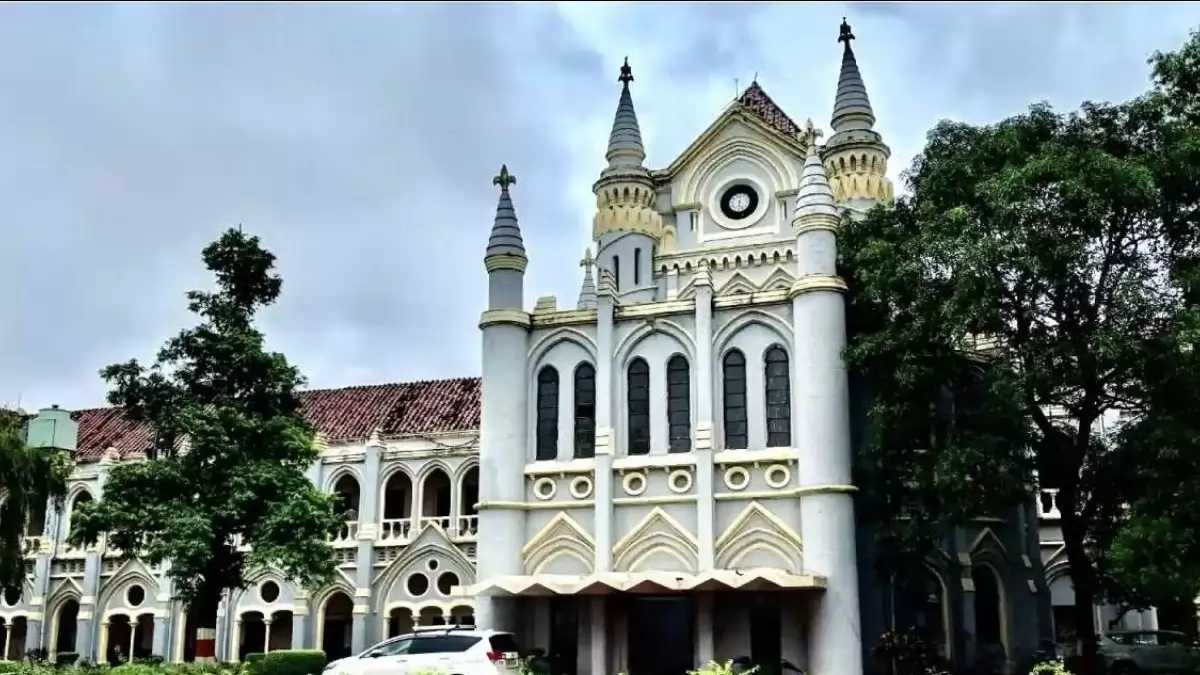 मंदिरों में पंडितों की नियुक्ति के आदेश का मामला, HC ने आवेदकों को नोटिस जारी करने के दिए निर्देश