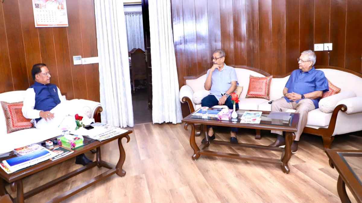 मुख्यमंत्री साय से निवेशकों ने की मुलाकात, छत्तीसगढ़ में मेदांता अस्पताल और वरुण बेवरेजेस संयंत्र की स्थापना का दिया प्रस्ताव
